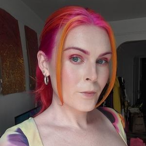 Meet your Posher, Blossom